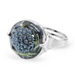 12033_12033-stribrny-prsten-s-kruhovym-krystalem-a-zdobenym-stredem-krystaly-swarovski-sahara-stribro-925-1000