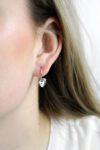 15110_15110-nausnice-klapky-z-bizuterni-slitiny-s-malym-krystalem-tvaru-srdce-swarovski-crystal
