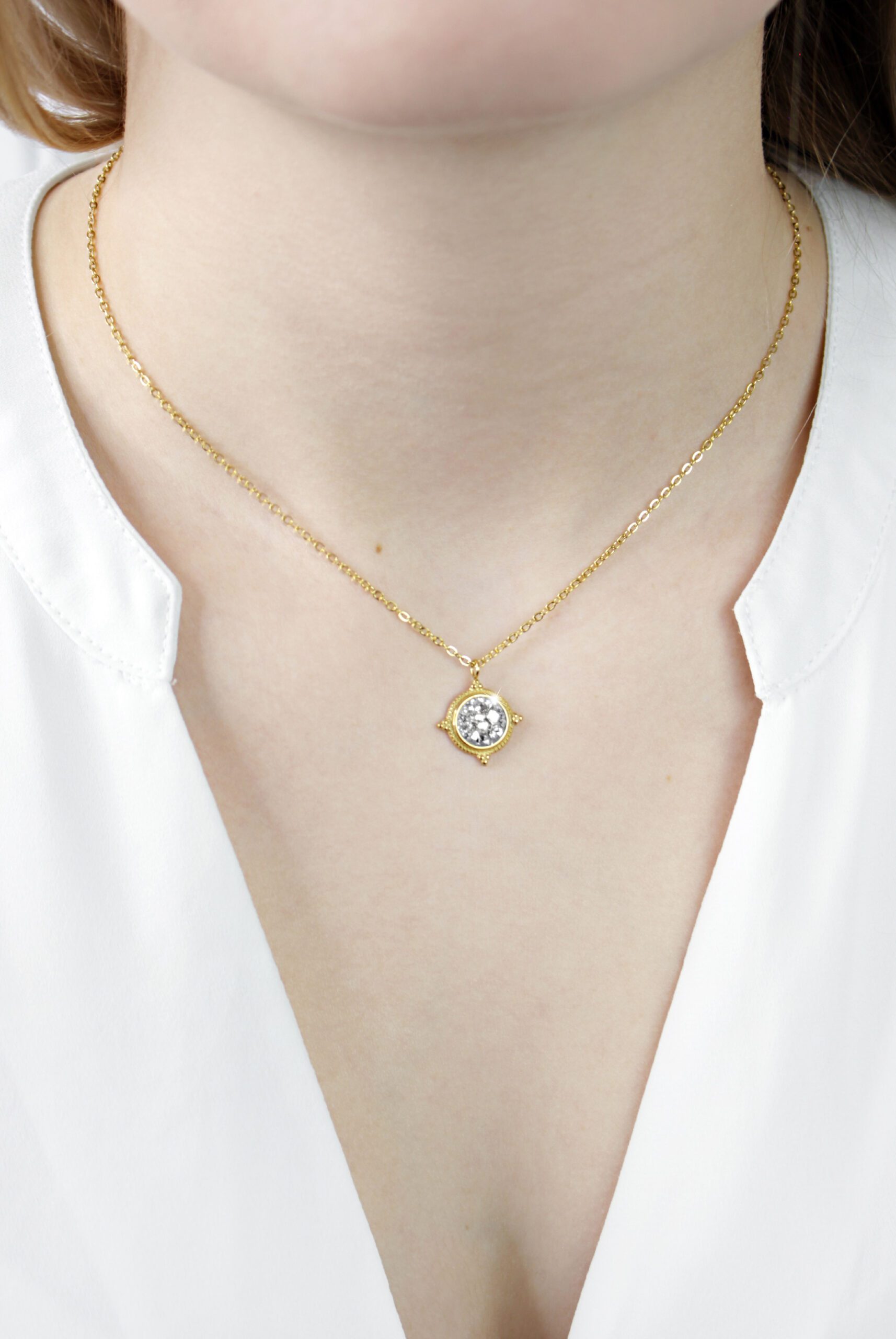 15329-2_15329-2-zlaty-ocelovy-nahrdelnik-medailonek-kulaty-s-krystaly-swarovski-crystal