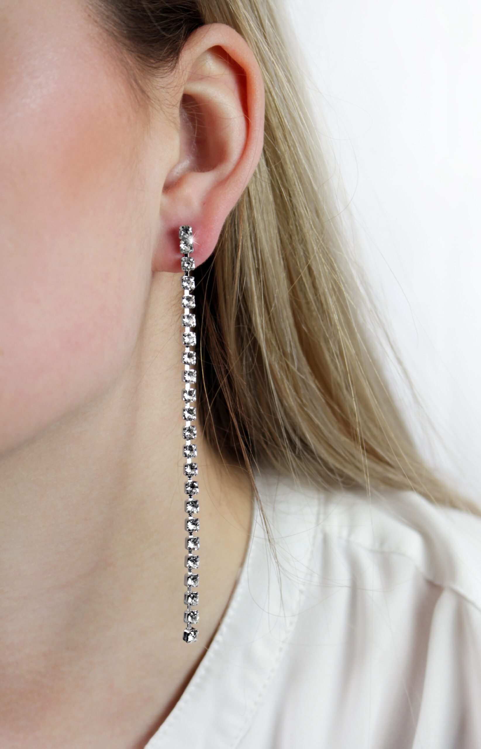 15413-2_15413-2-nausnice-puzety-z-bizuterni-slitiny-jeden-dlouhy-strasovy-retizek-s-krystaly-swarovski-crystal