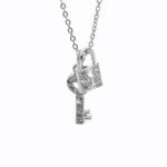 17711_17711-nahrdelnik-z-bizuterni-slitiny-zamecek-s-klicem-osazeny-krystaly-swarovski-crystal