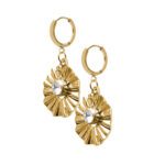 19739_19739-zlate-ocelove-nausnice-kruhy-s-vlnitym-kvetem-zdobene-krystalem-swarovski-crystal-a