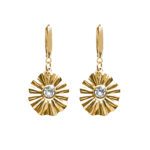 19739_19739-zlate-ocelove-nausnice-kruhy-s-vlnitym-kvetem-zdobene-krystalem-swarovski-crystal-a