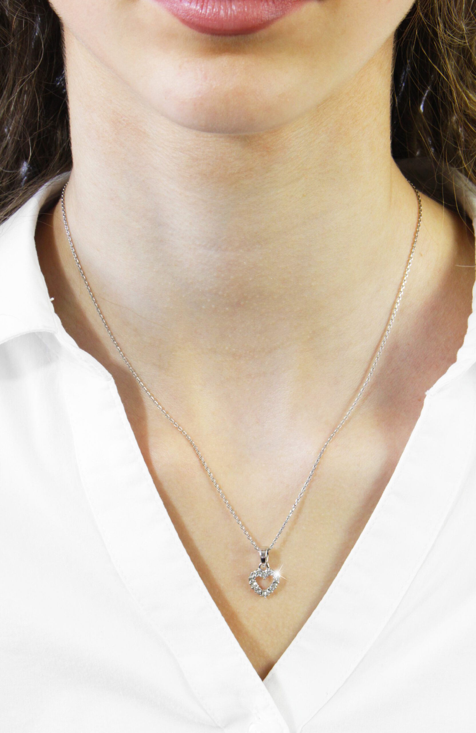 19889-2_19889-2-nahrdelnik-z-bizuterni-slitiny-vetsi-obvodove-srdicko-z-krystalu-swarovski-crystal-c