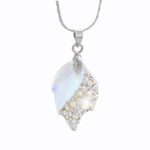 20447_20447-nahrdelnik-z-bizuterni-slitiny-s-krystalem-ve-tvaru-listu-swarovski-ab