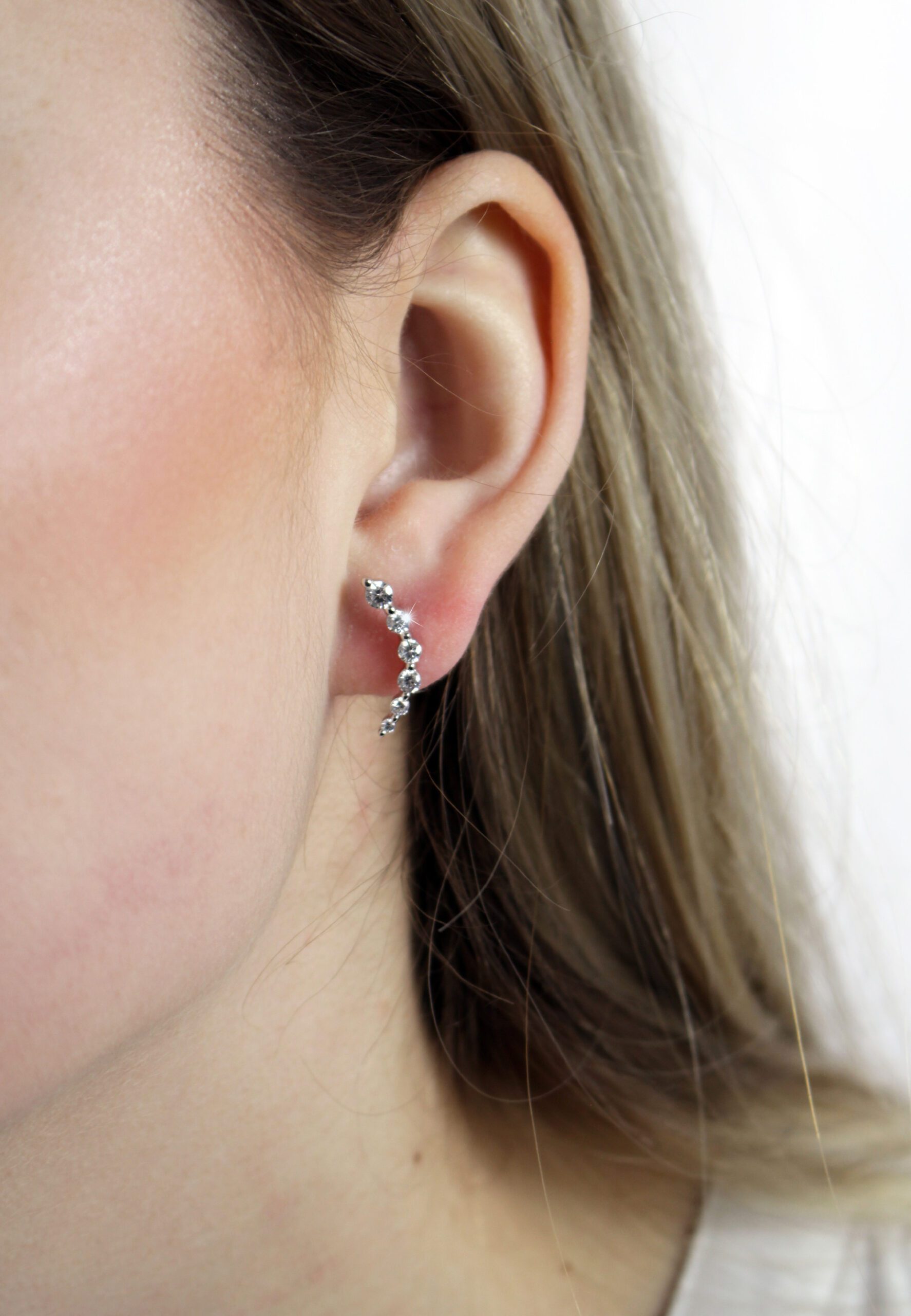 9378-2_9378-2-stribrne-nausnice-puzety-z-krystalu-do-lehkeho-obloucku-swarovski-crystal-c-stribro-925-1000