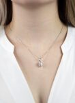 9435_9435-stribrny-nahrdelnik-s-perlou-zdobenou-sikmym-dvouradem-krystalu-swarovski-crystal-a-stribro-925-1000