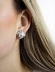 9441_9441-stribrne-nausnice-puzety-s-ricni-perlou-kolem-ktere-jsou-obdelnikove-krystaly-swarovski-crystal-a-stribro-925-1000
