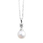 9486_9486-stribrny-nahrdelnik-s-ricni-perlou-a-jednim-satonem-swarovski-crystal-a-stribro-925-1000